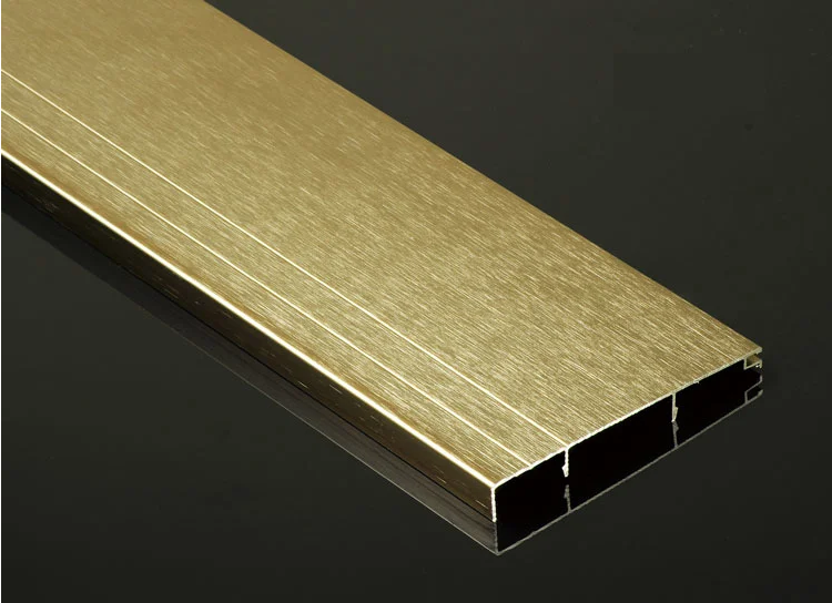 Bürstenoberfläche Fertigen Sie goldenes metallisches Farbaluminium-Strangpressprofil besonders an