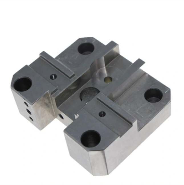 Aluminium-Extrusion Kundenspezifisches CNC-Komplettbearbeitungsprofil
