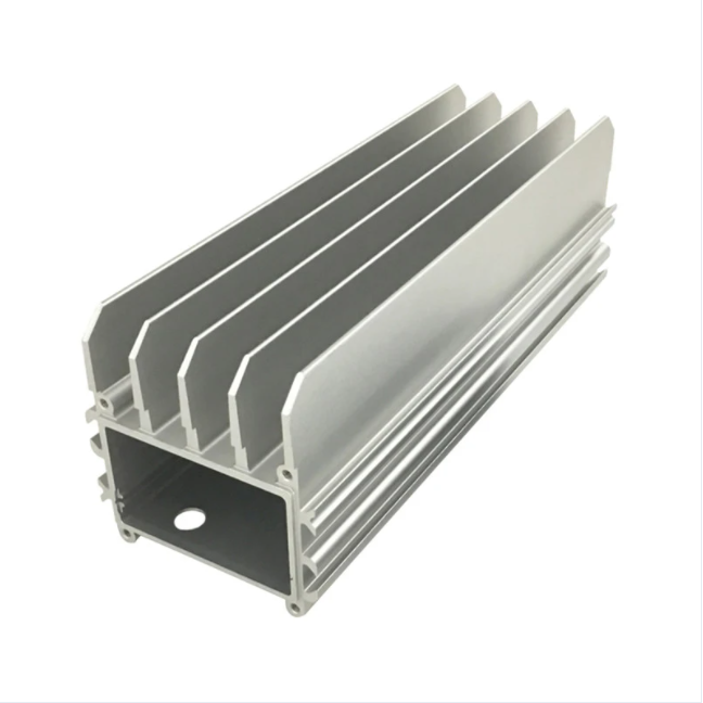 OEM Silber eloxiert Aluminium-Extrusionskühlkörper CNC-Fräsen